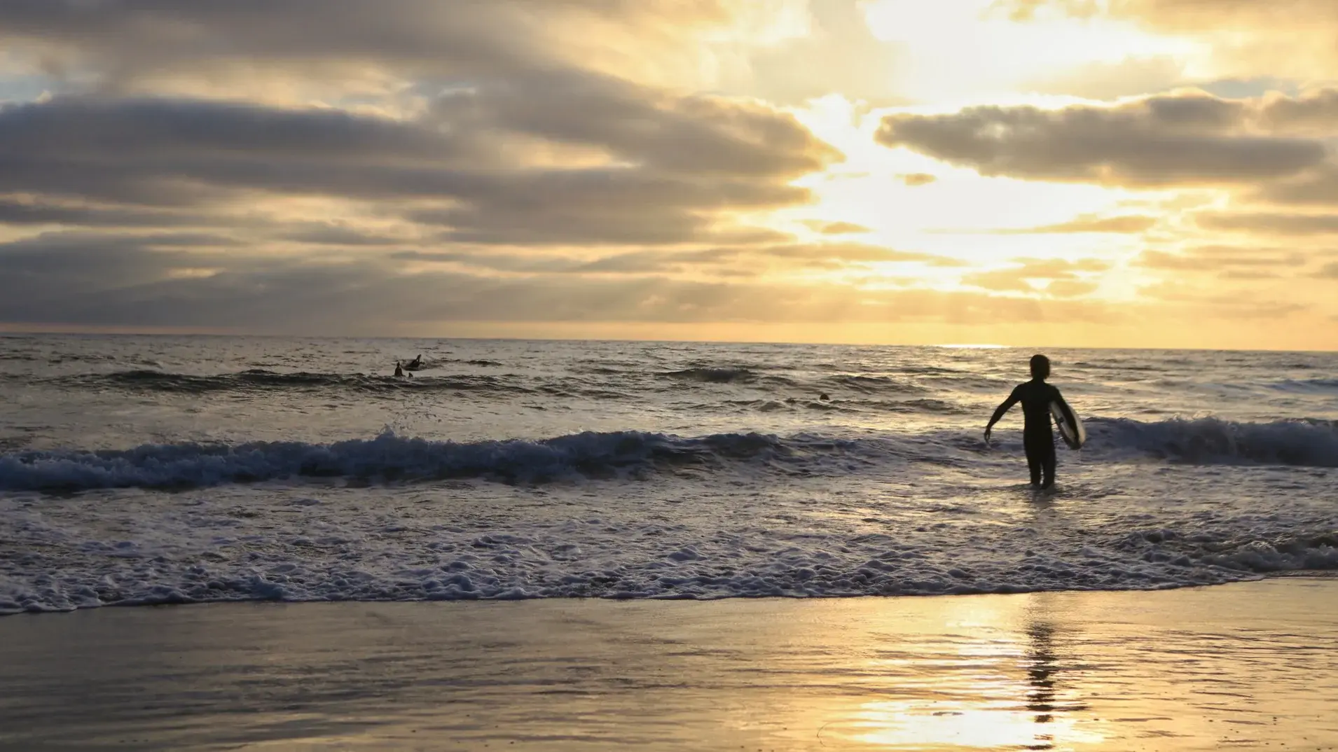 Surfer silhouette photograph